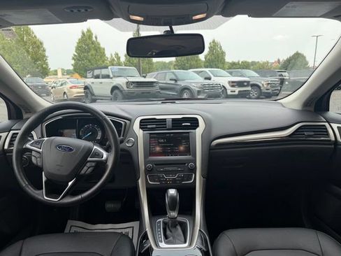 Used 2016 Ford Fusion SE w/ Equipment Group 202A AWD/4WD image 14