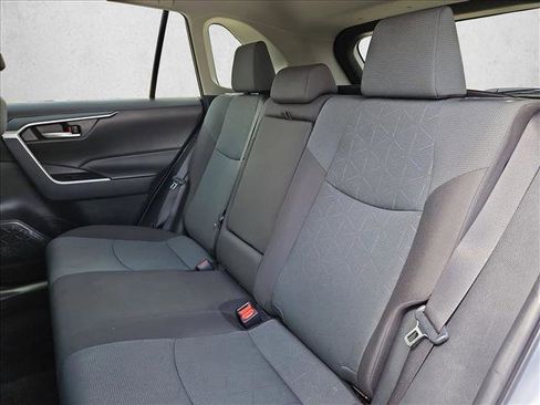 Used 2025 Toyota RAV4 XLE image 19