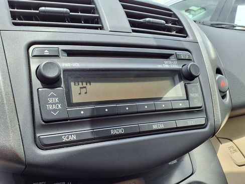 Used 2012 Toyota RAV4 FWD w/ Upgrade Value Pkg image 28