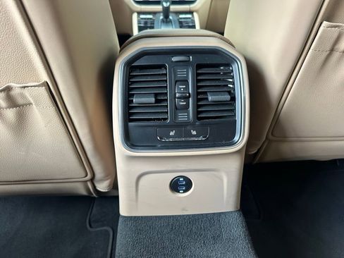 Certified 2023 Porsche Macan AWD/4WD image 37