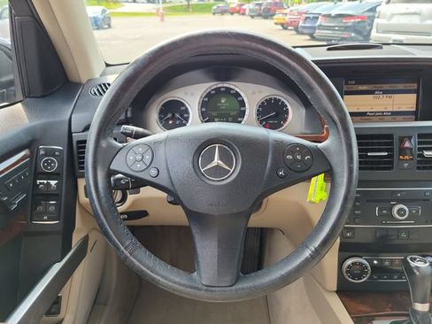 Used 2010 Mercedes-Benz GLK 350 4MATIC image 11