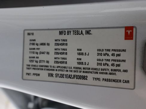Used 2018 Tesla Model 3 Long Range RWD image 35