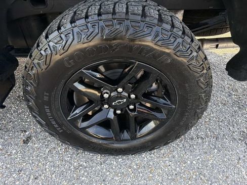 Used 2024 Chevrolet Silverado 1500 Custom Trail Boss AWD/4WD image 35