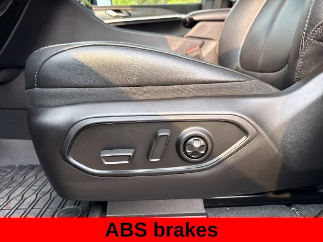 Used 2025 Jeep Grand Cherokee Limited AWD/4WD image 37