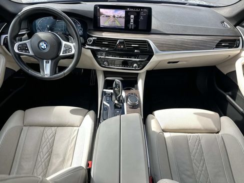 Used 2023 BMW 530e xDrive w/ Executive Package AWD/4WD image 13