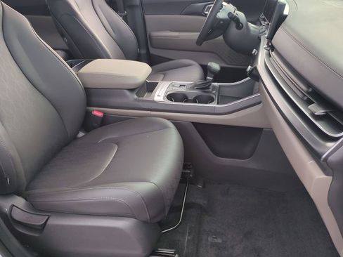 New 2026 Kia Carnival FWD image 27