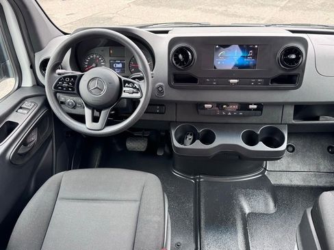 Used 2020 Mercedes-Benz Sprinter 2500 image 5