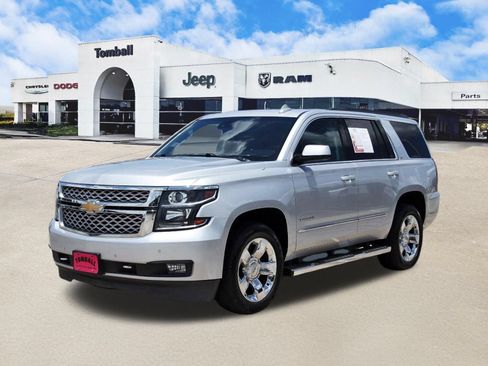 Used 2019 Chevrolet Tahoe LT w/ LT Signature Package AWD/4WD image 3