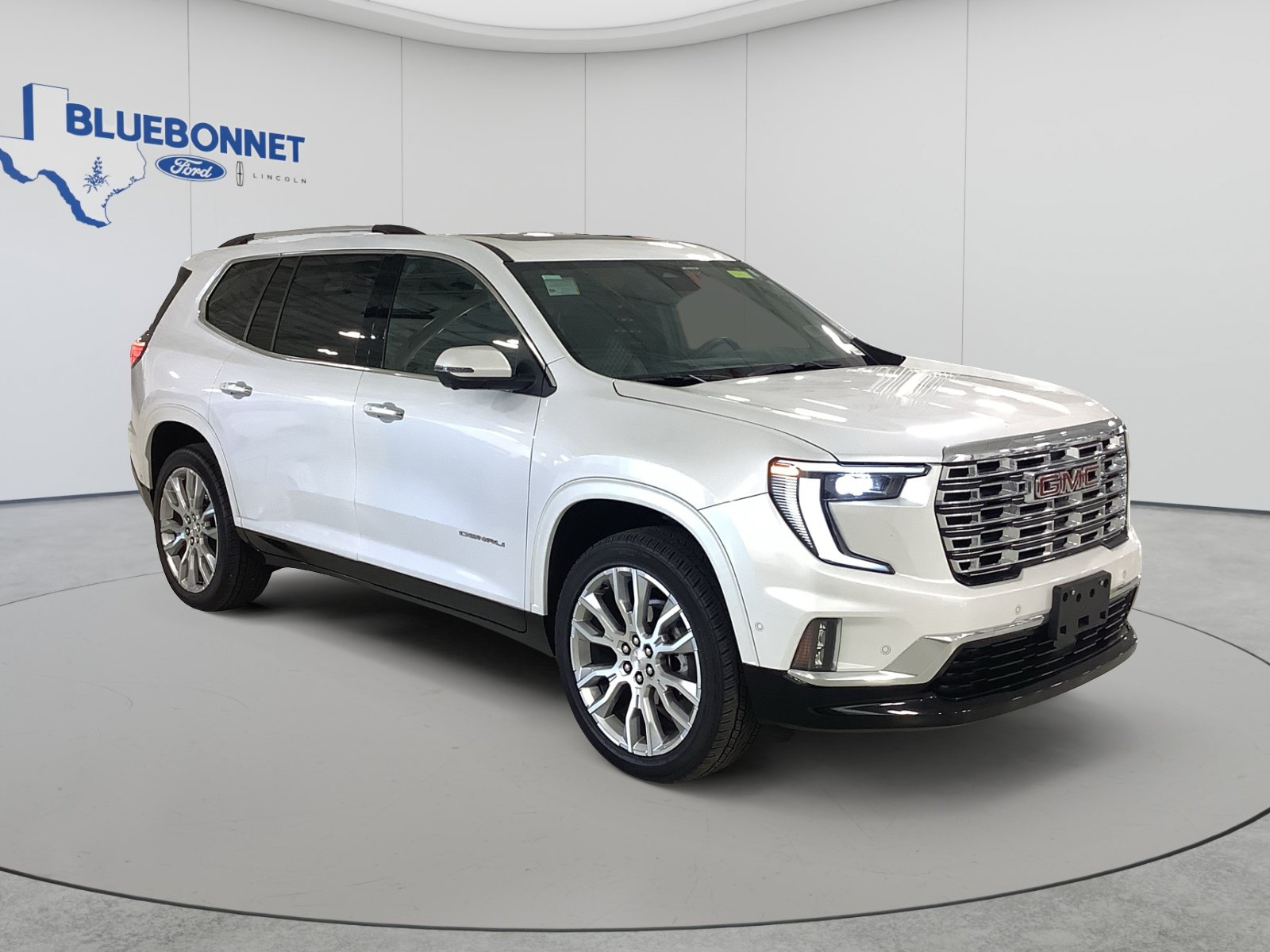 Used 2024 GMC Acadia Denali w/ Super Cruise Package FWD image 3