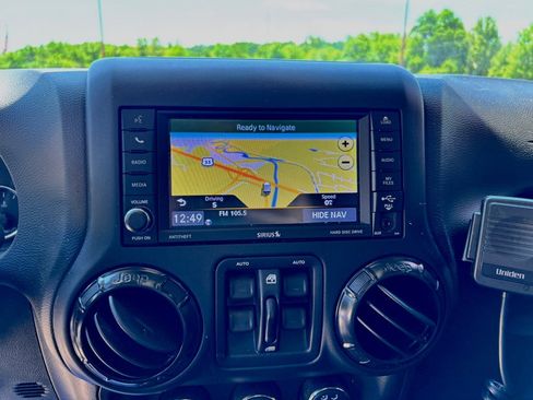 Used 2018 Jeep Wrangler Unlimited Rubicon AWD/4WD image 20