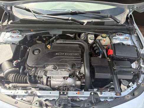 Used 2017 Chevrolet Malibu LT w/ Leather Package FWD image 21