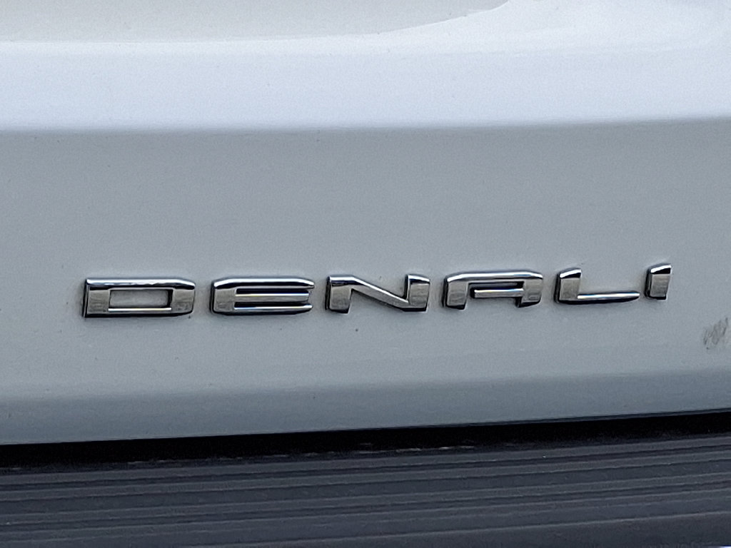 Used 2021 GMC Yukon Denali w/ Denali Ultimate Package AWD/4WD image 32