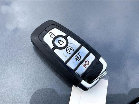 Used 2025 Ford Explorer ST-Line w/ ST-Line Street Pack image 10