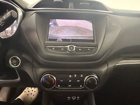 Used 2022 Chevrolet TrailBlazer LT FWD image 24