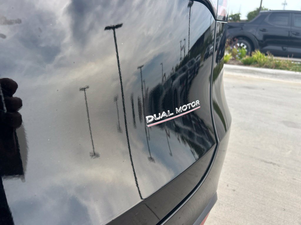Used 2024 Tesla Model Y Performance AWD/4WD image 22
