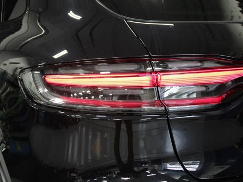 New 2026 Porsche Macan image 16