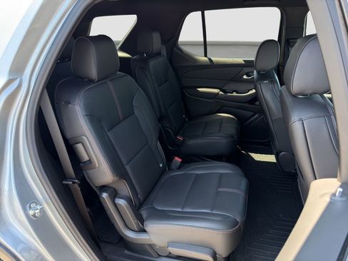 Used 2023 Chevrolet Traverse RS AWD/4WD image 19
