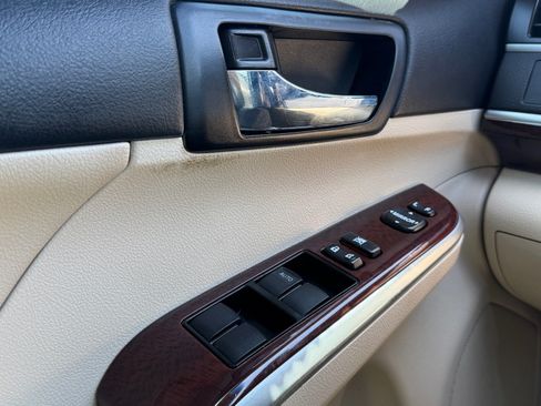 Used 2012 Toyota Camry XLE w/ Leather Pkg FWD image 33