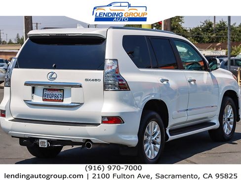 Used 2018 Lexus GX 460 Premium w/ Premium Package image 4
