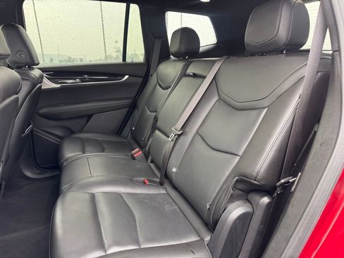 Used 2023 Cadillac XT6 Premium Luxury image 4