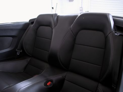 Used 2022 Ford Mustang Premium image 19