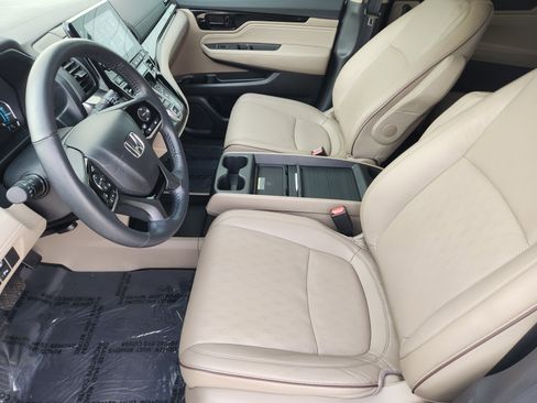 Used 2023 Honda Odyssey Elite image 11