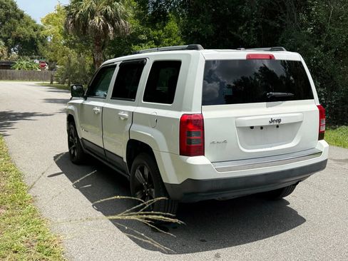 Used 2012 Jeep Patriot Latitude w/ Sun/Sound Group AWD/4WD image 3