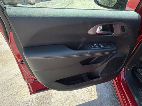 New 2026 Chrysler Pacifica Select FWD image 14