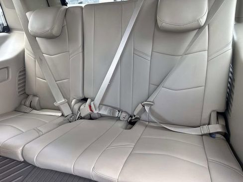 Used 2019 Cadillac Escalade Luxury AWD/4WD image 17