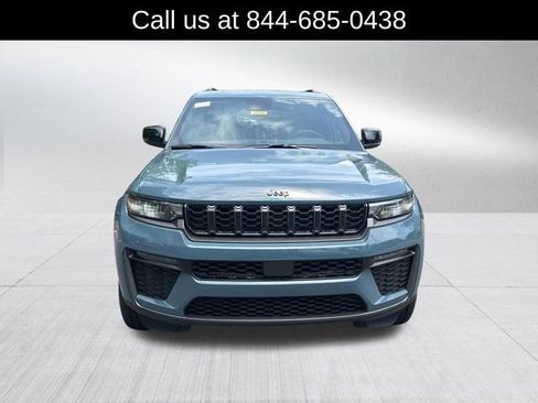 New 2026 Jeep Grand Cherokee Limited AWD/4WD image 2