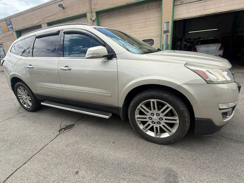 Used 2015 Chevrolet Traverse LT w/ Style and Technology Package AWD/4WD image 8