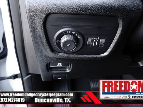 Used 2023 Jeep Grand Cherokee L Limited w/ Black Appearance Package AWD/4WD image 28