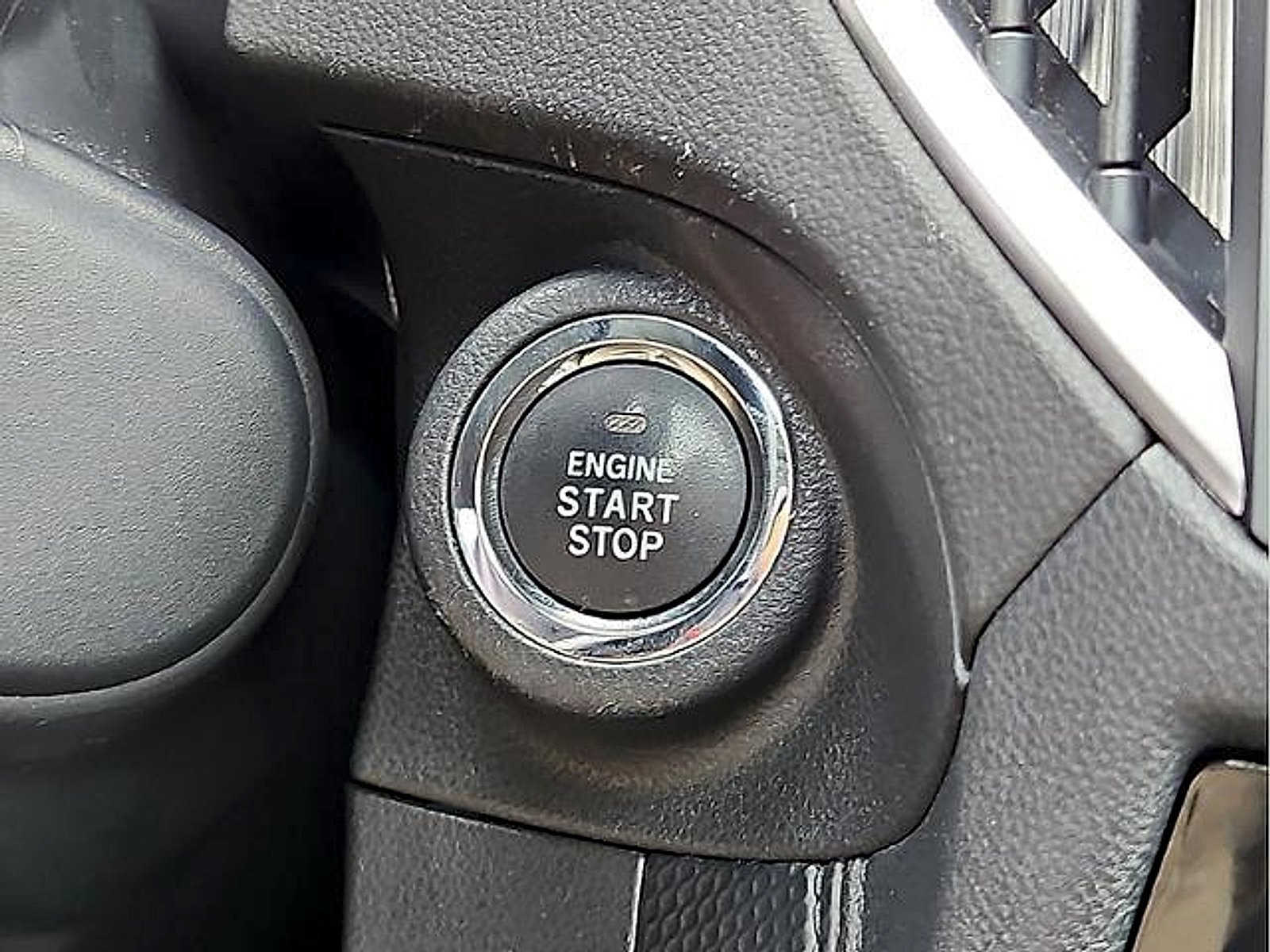 Used 2024 Subaru Forester Premium AWD/4WD image 23