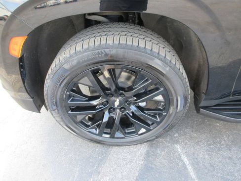 Certified 2023 Chevrolet Suburban Premier w/ Max Trailering Package AWD/4WD image 15