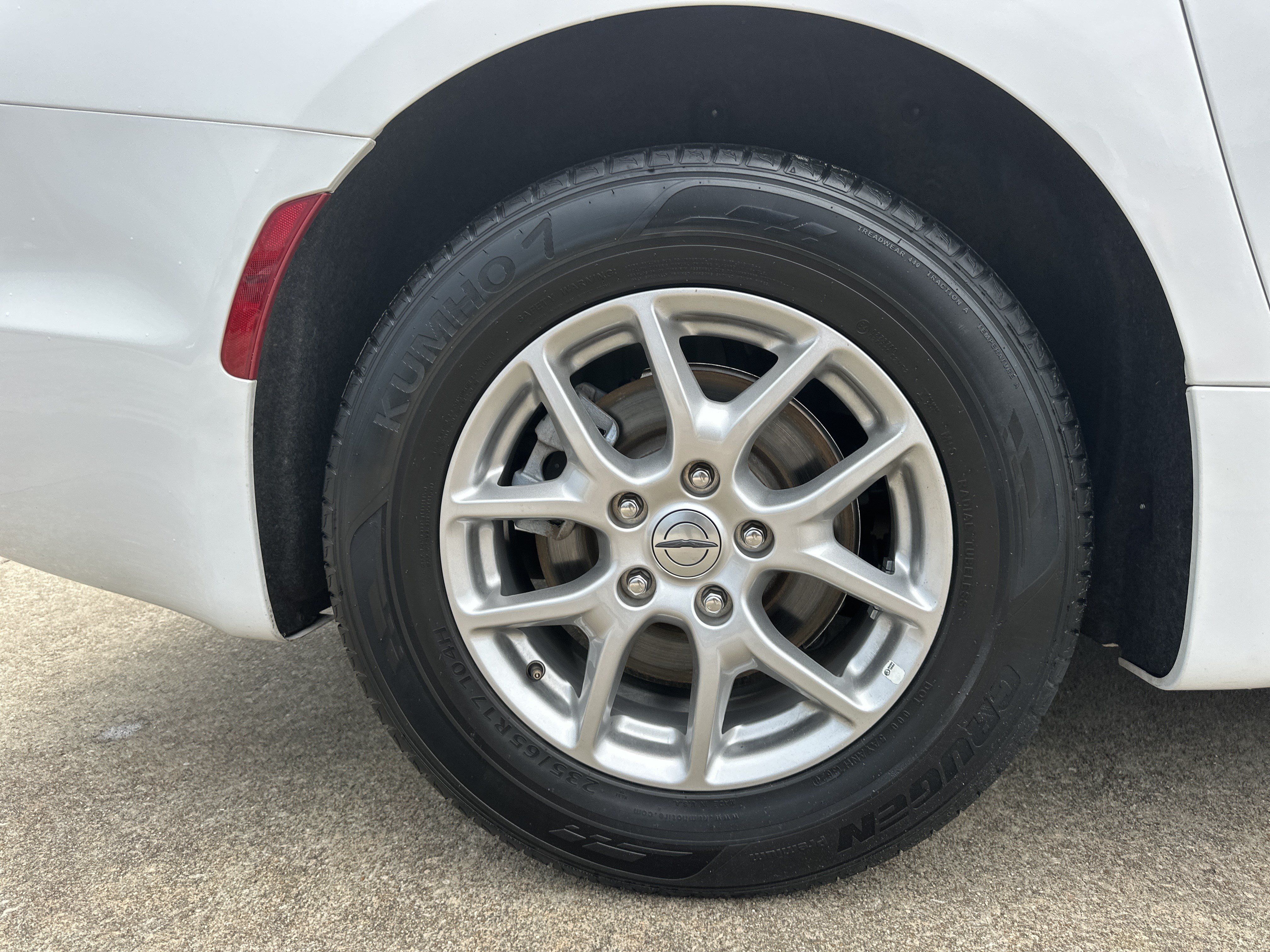Used 2025 Chrysler Pacifica Select FWD image 18
