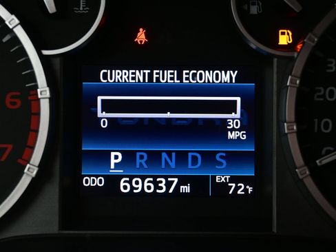 Used 2017 Toyota Tundra SR5 w/ SR5 Upgrade Package AWD/4WD image 26