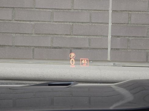 Used 2020 Jaguar F-PACE SVR image 29