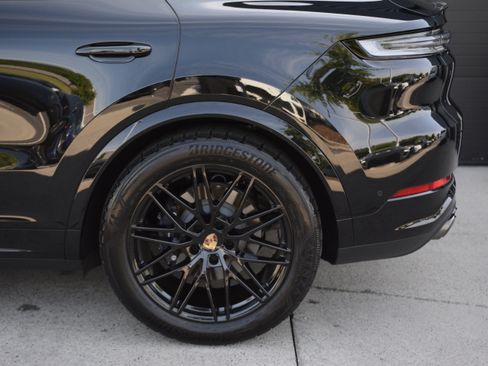 Certified 2026 Porsche Cayenne Coupe AWD/4WD image 40