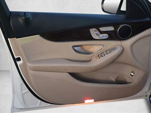 Used 2018 Mercedes-Benz C 300 4MATIC Sedan image 5