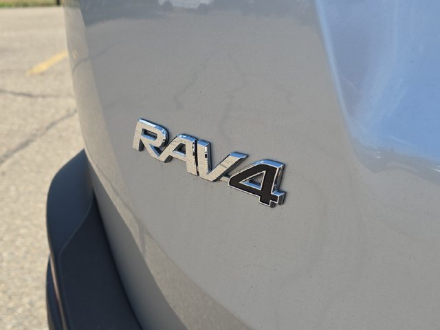 Used 2015 Toyota RAV4 Limited w/ Technology Package AWD/4WD image 31