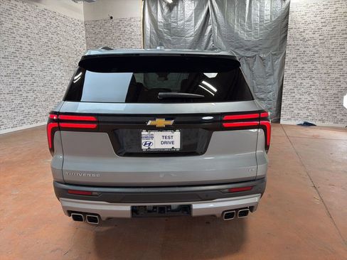 Used 2024 Chevrolet Traverse LT w/ Trailering Package image 6