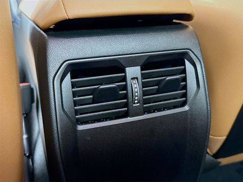 Used 2025 BMW 230i 230i w/ M Sport Package image 26