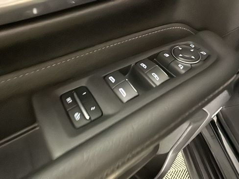 Used 2024 GMC Yukon XL Denali w/ Advanced Technology Package AWD/4WD image 13