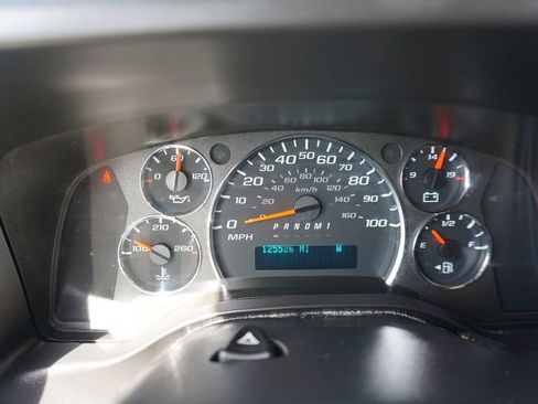 Used 2022 Chevrolet Express 2500 w/ Driver Convenience Package RWD image 6