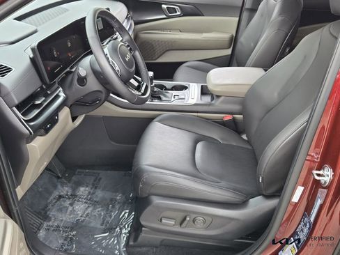 Used 2026 Kia Carnival FWD image 11