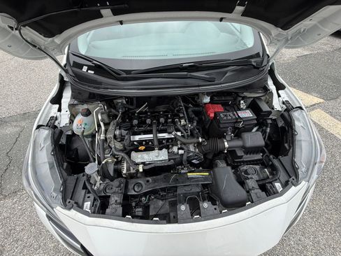 Used 2025 Nissan Versa SV image 32