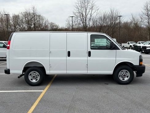 New 2026 GMC Savana 2500 w/ Driver Convenience Package image 11