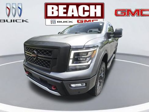 Used 2021 Nissan Titan PRO-4X w/ Pro-4x Convenience Package AWD/4WD image 7