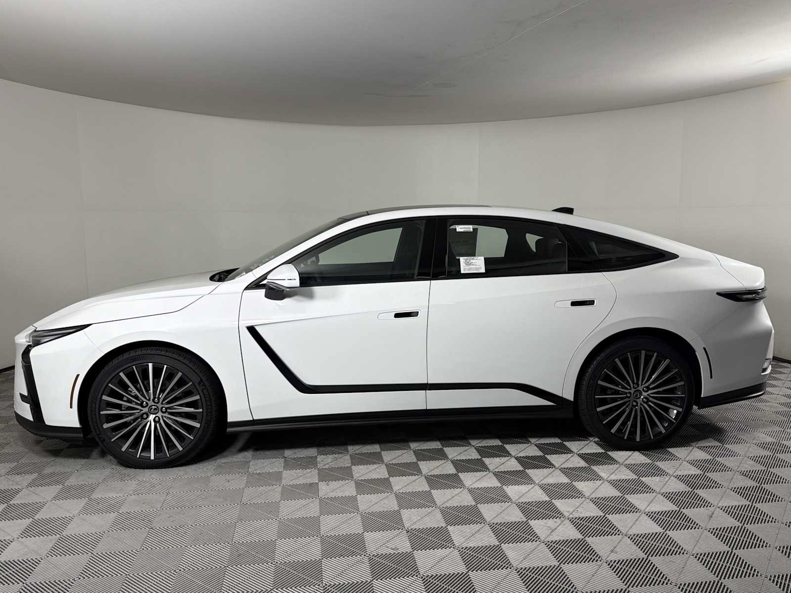 New 2026 Lexus ES 350e w/ Convenience Package FWD image 2