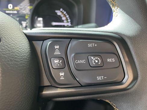 Used 2025 Jeep Wrangler Sport S image 20